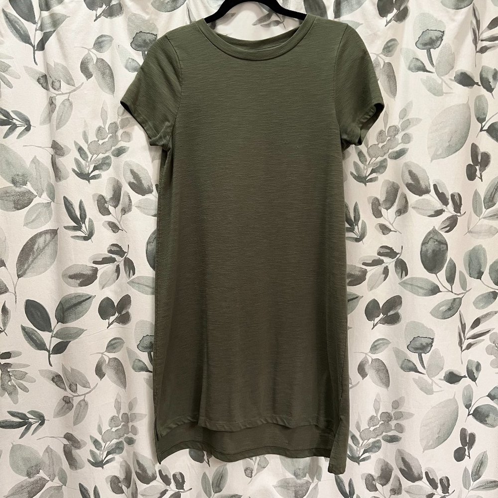 Mossimo Women’s T-Shirt Army Green Dress Medium